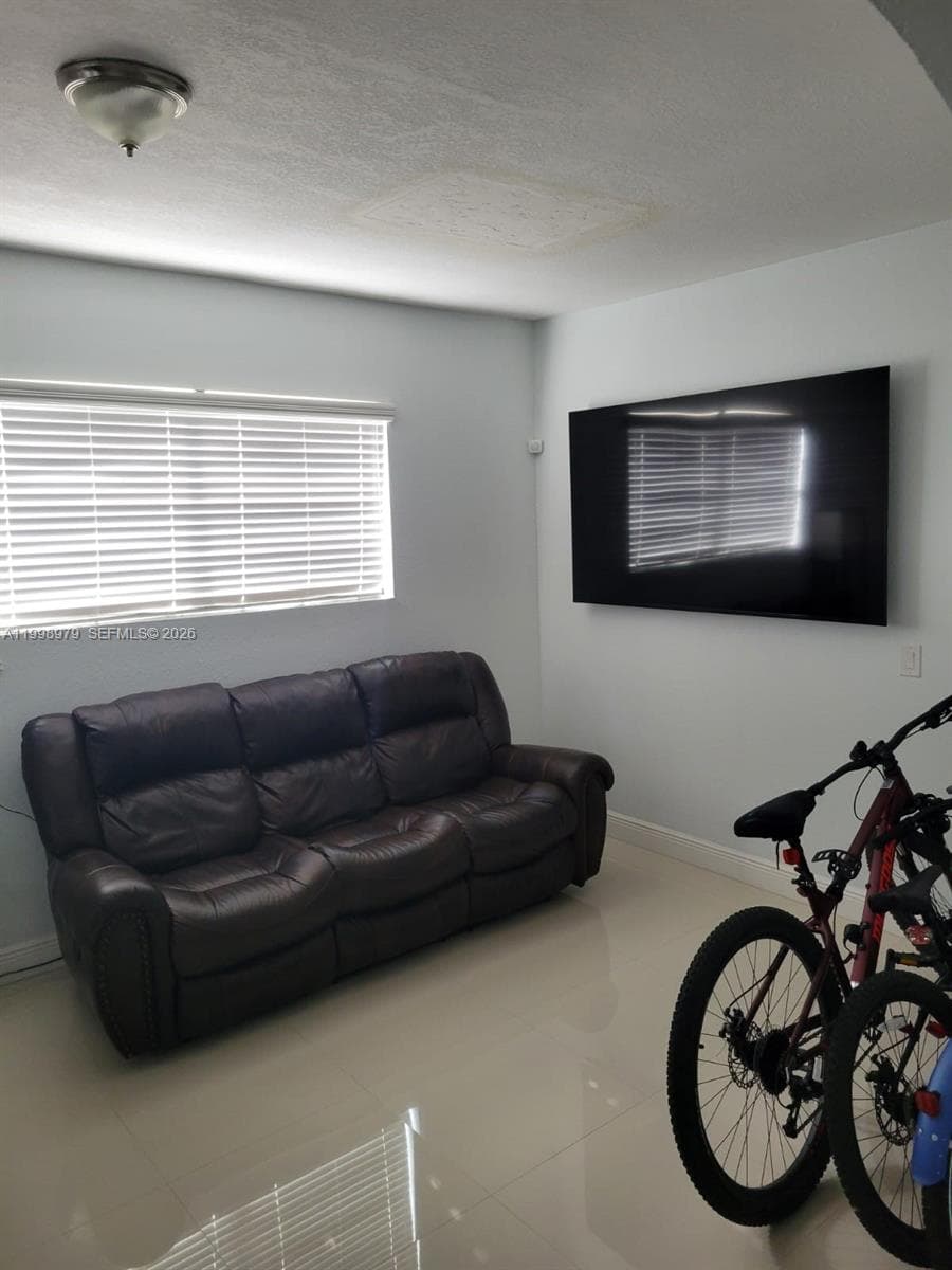 8245 SW 43rd St, Miami FL 33155 — 16
