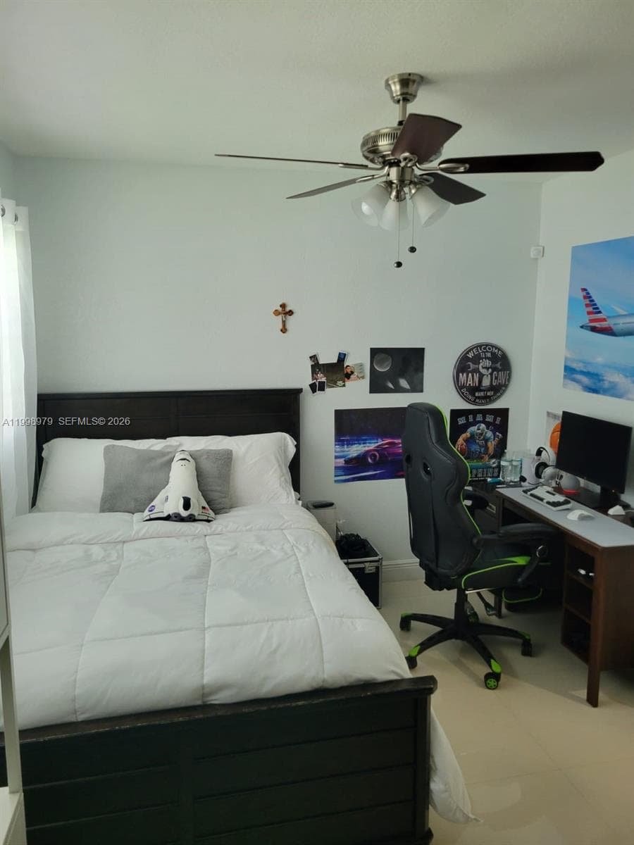 8245 SW 43rd St, Miami FL 33155 — 5