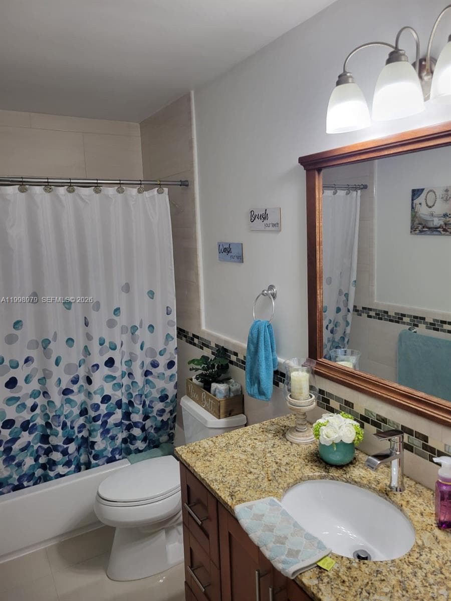 8245 SW 43rd St, Miami FL 33155 — 9