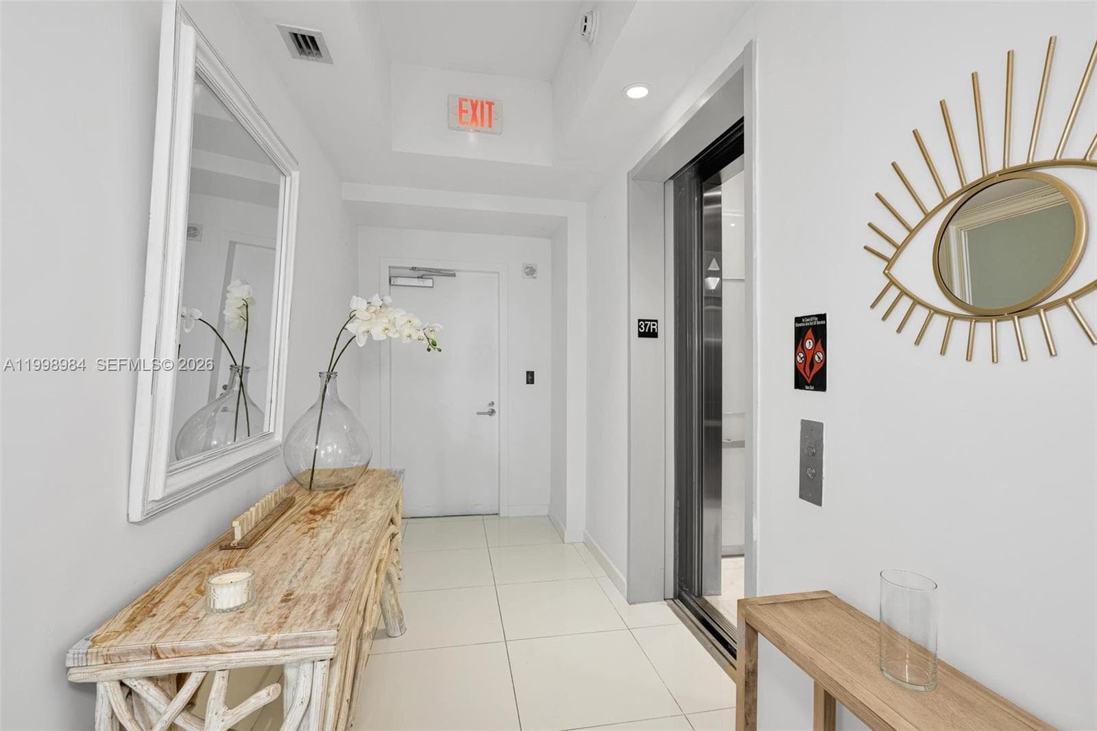 851 NE 1st Ave # 3708, Miami FL 33132 — 2