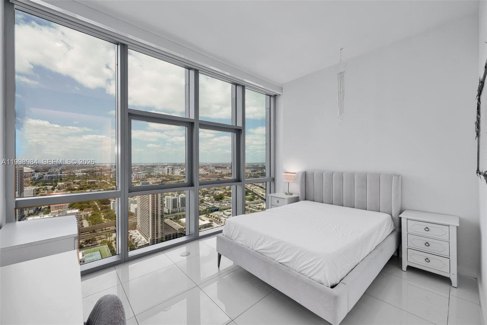851 NE 1st Ave # 3708, Miami FL 33132 — 16