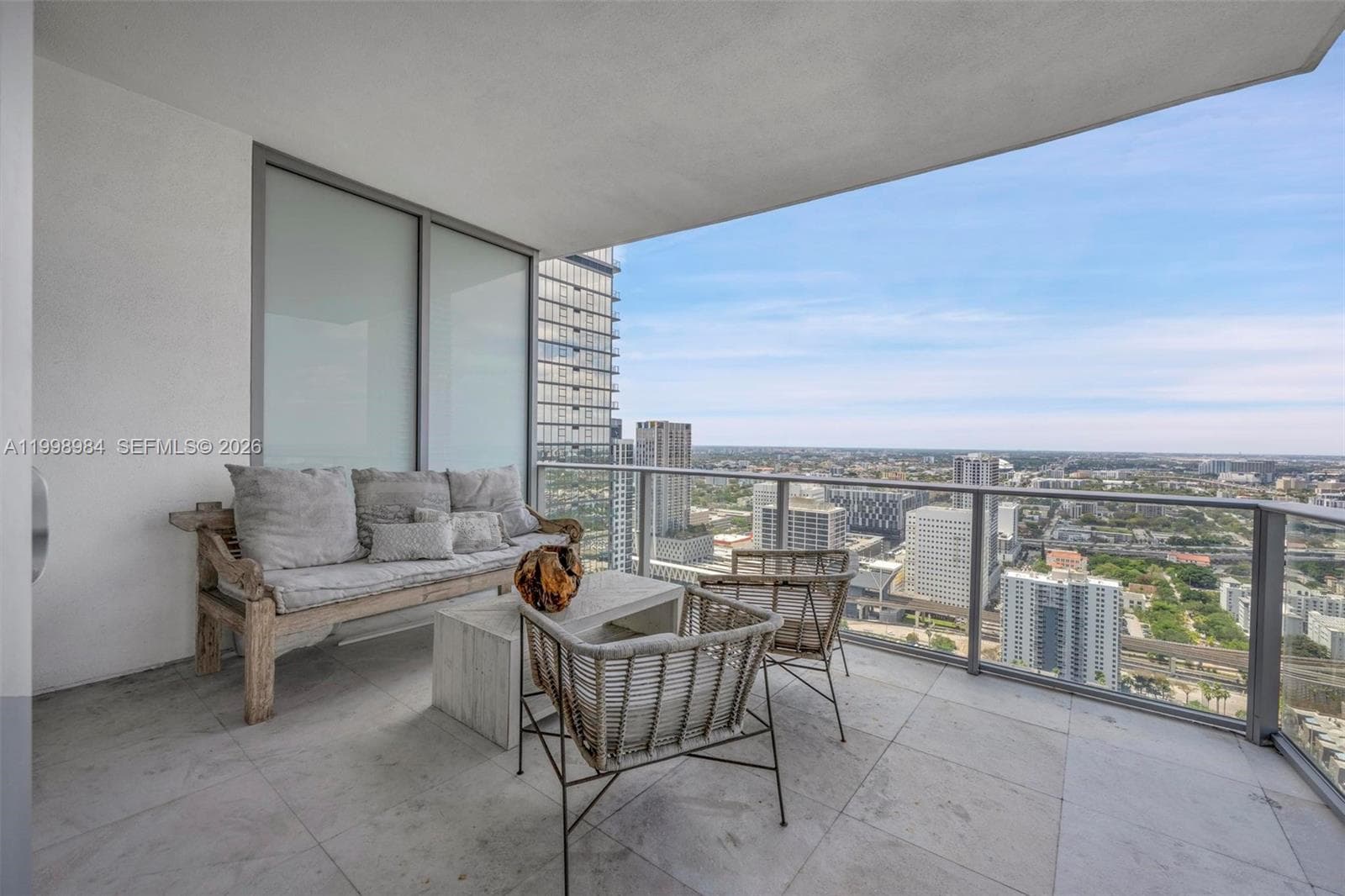 851 NE 1st Ave # 3708, Miami FL 33132 — 24