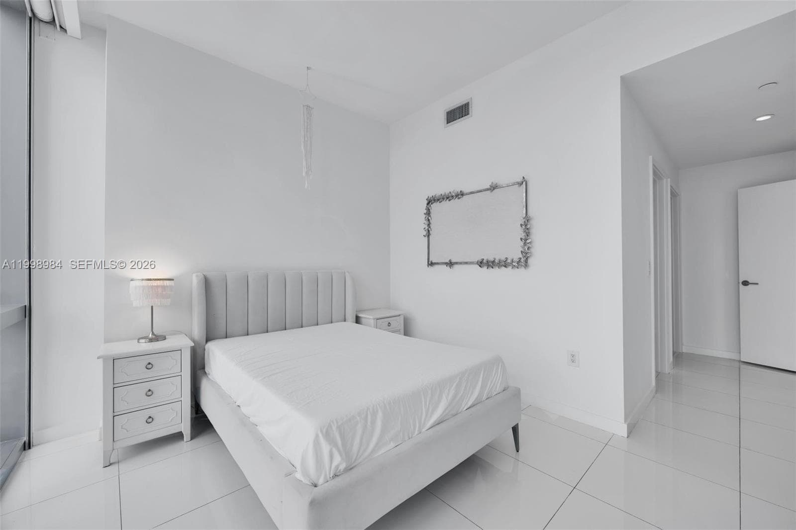 851 NE 1st Ave # 3708, Miami FL 33132 — 18
