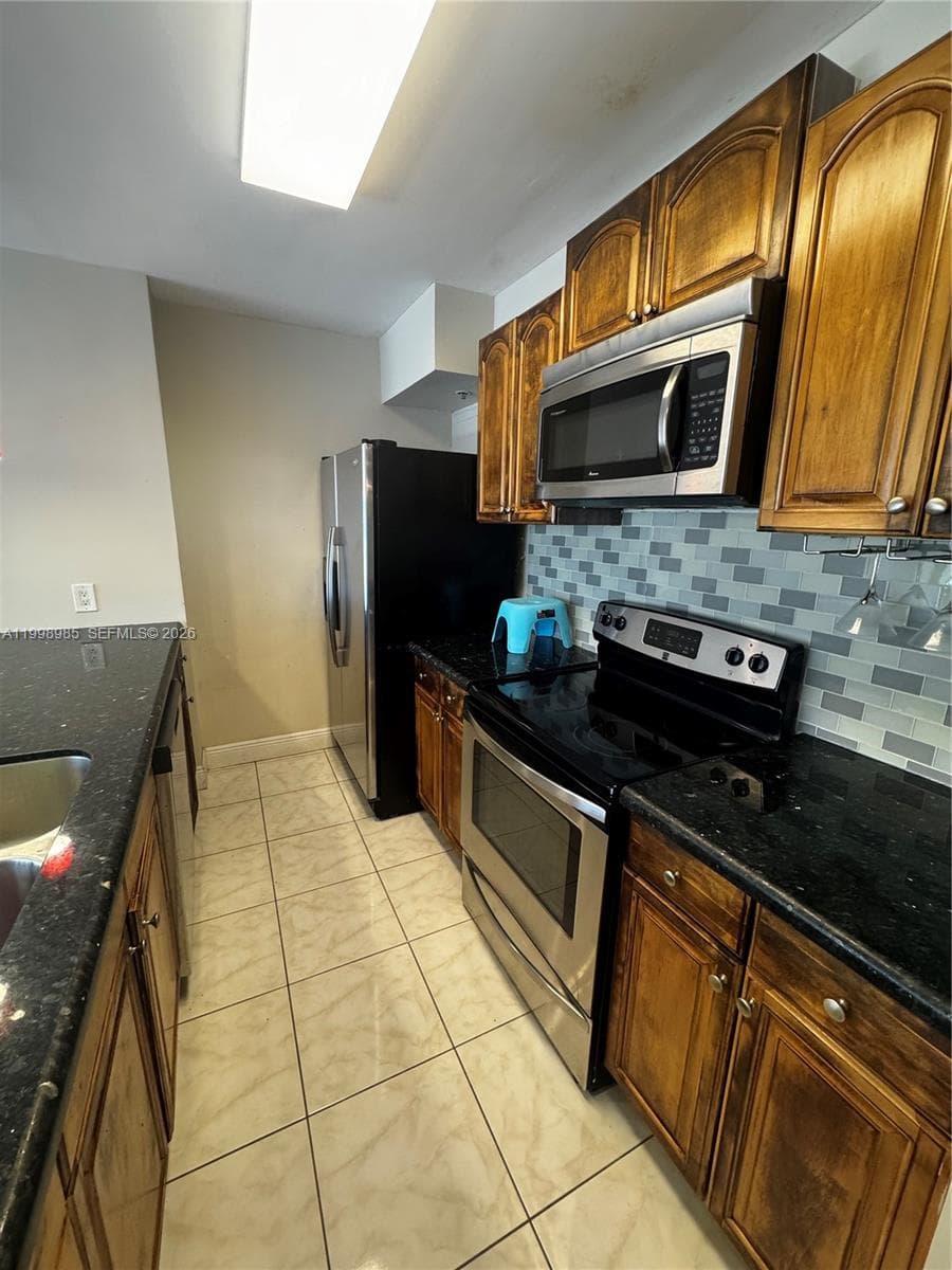 7545 E Treasure Dr # 9K, North Bay Village FL 33141 — 10