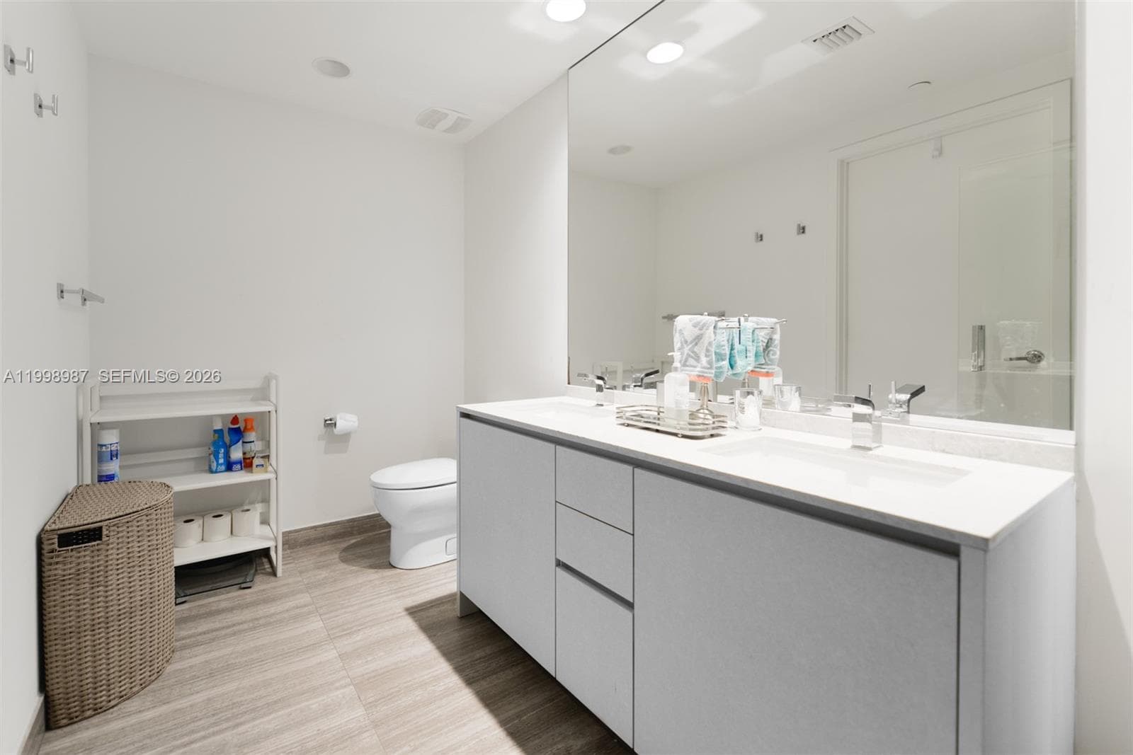 1010 Brickell Ave # 2906, Miami FL 33131 — 11
