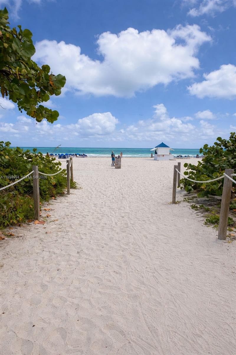 4301 Collins Ave # 803, Miami Beach FL 33140 — 25