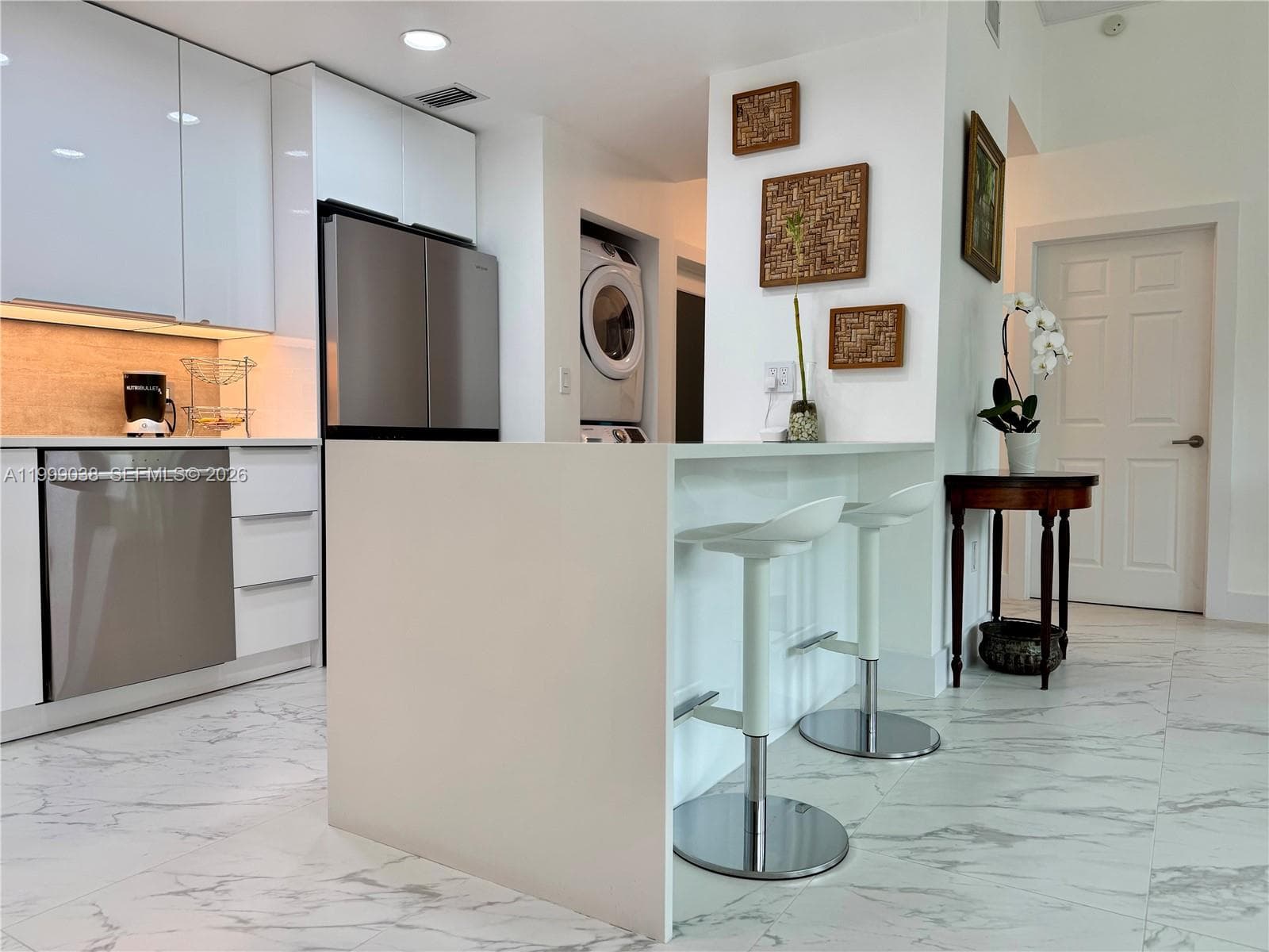 7800 Collins Ave # 101, Miami Beach FL 33141 — 9