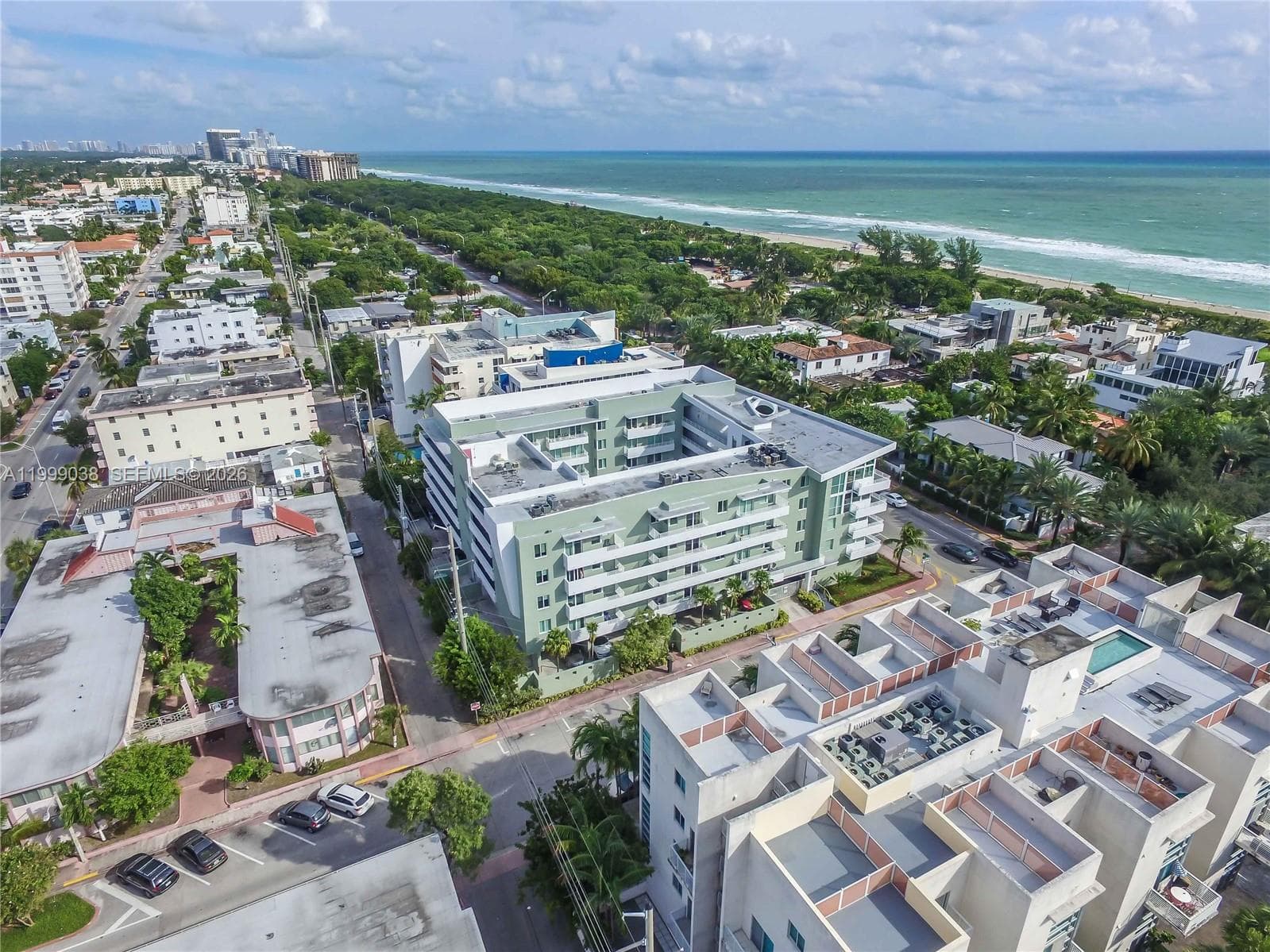 7800 Collins Ave # 101, Miami Beach FL 33141 — 33