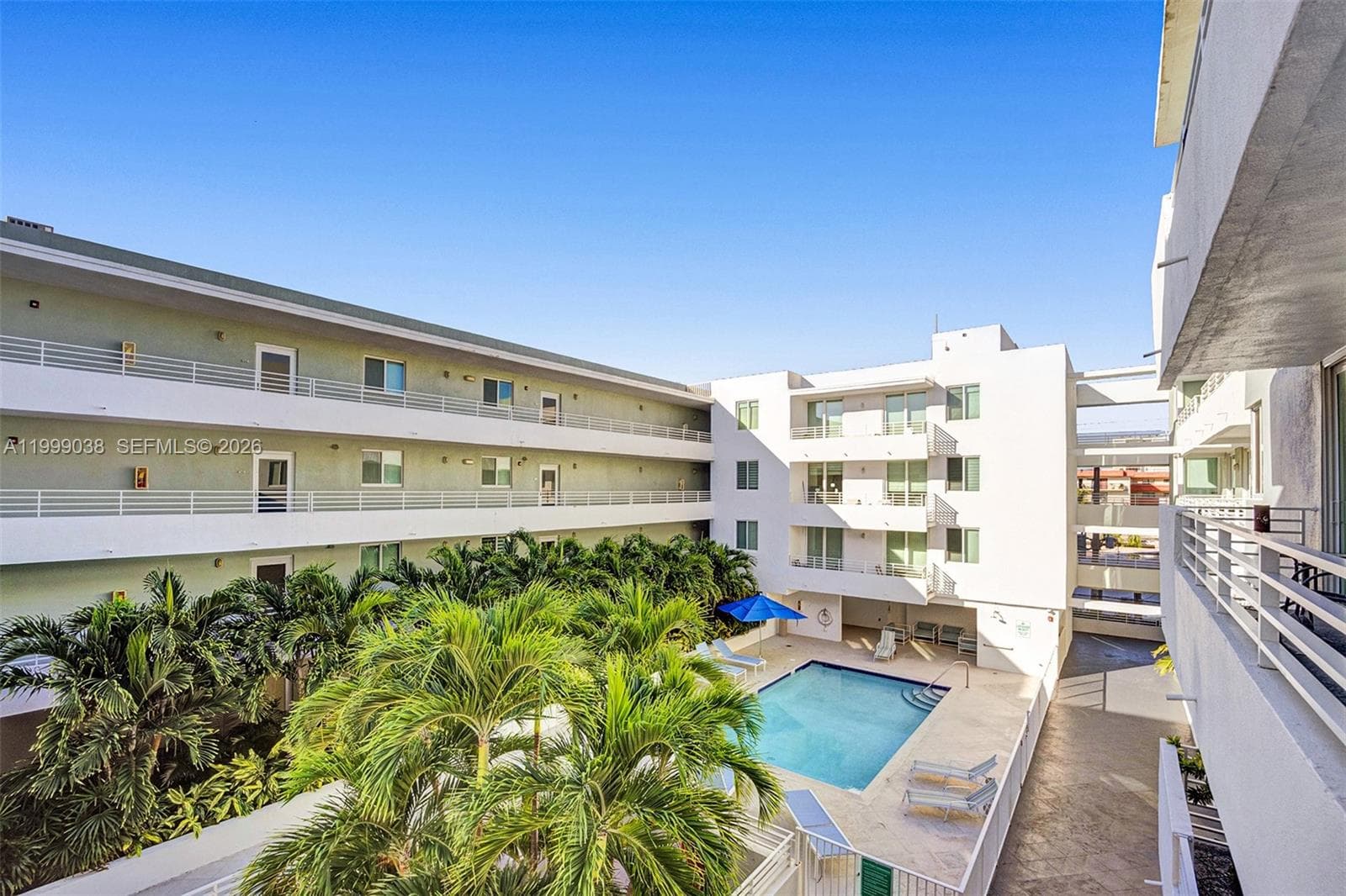 7800 Collins Ave # 101, Miami Beach FL 33141 — 37