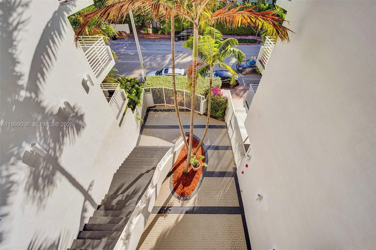 7800 Collins Ave # 101, Miami Beach FL 33141 — 35