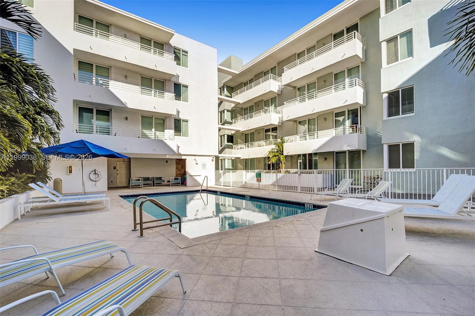 7800 Collins Ave # 101, Miami Beach FL 33141 — 39