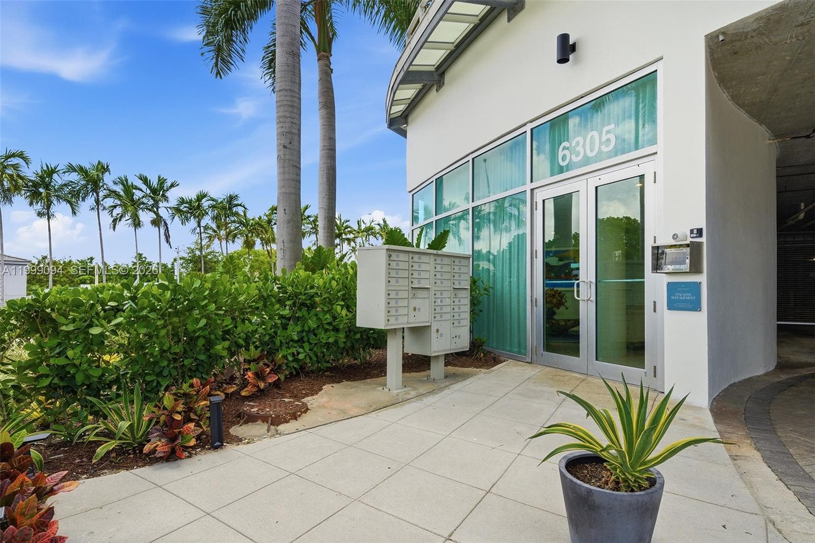 6305 Indian Creek dr # 5D, Miami Beach FL 33141 — 34