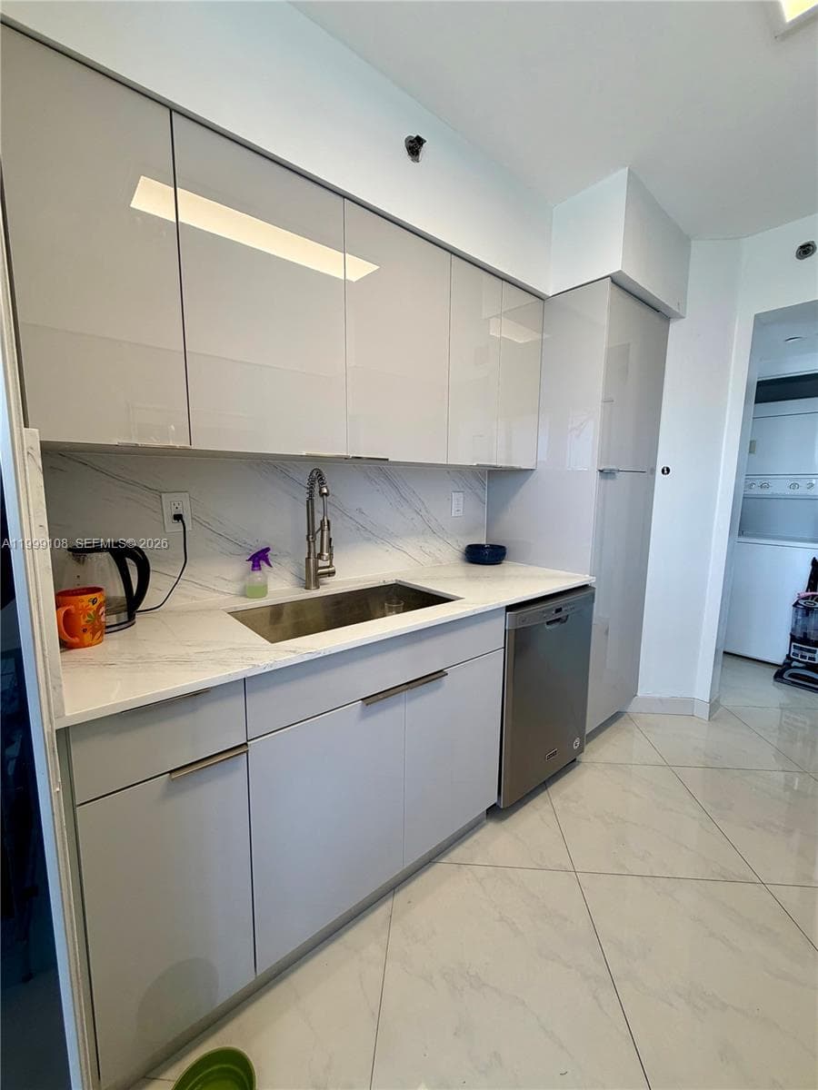 7330 Ocean Ter # C, Miami Beach FL 33141 — 12