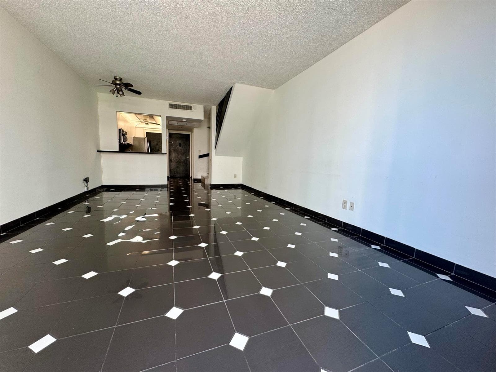 5401 Collins Avenue Apt 144, Miami Beach FL 33140 — 27