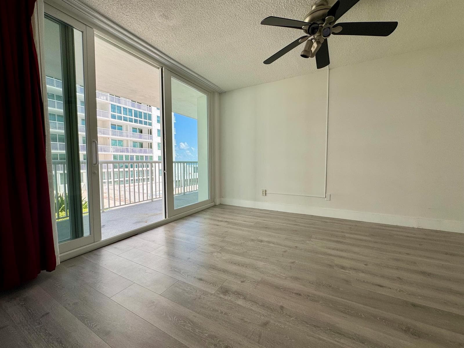 5401 Collins Avenue Apt 144, Miami Beach FL 33140 — 17