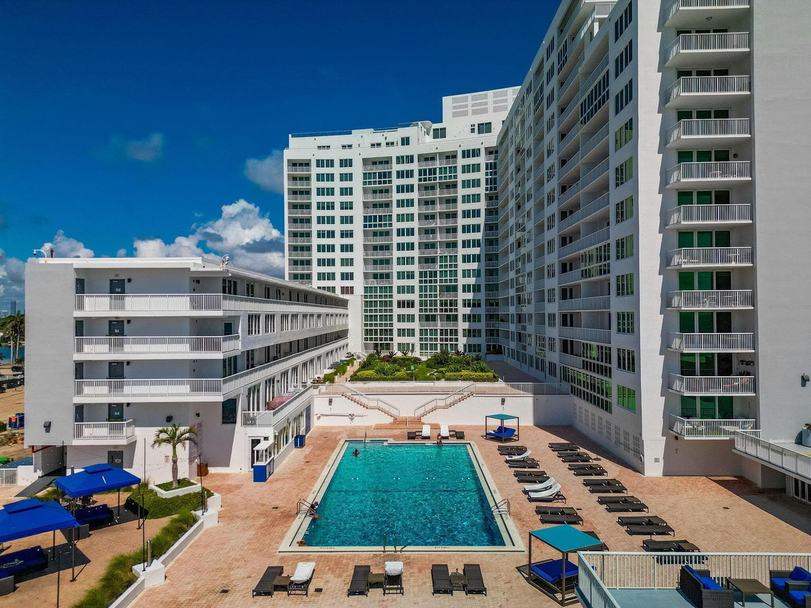 5401 Collins Avenue Apt 144, Miami Beach FL 33140 — 43