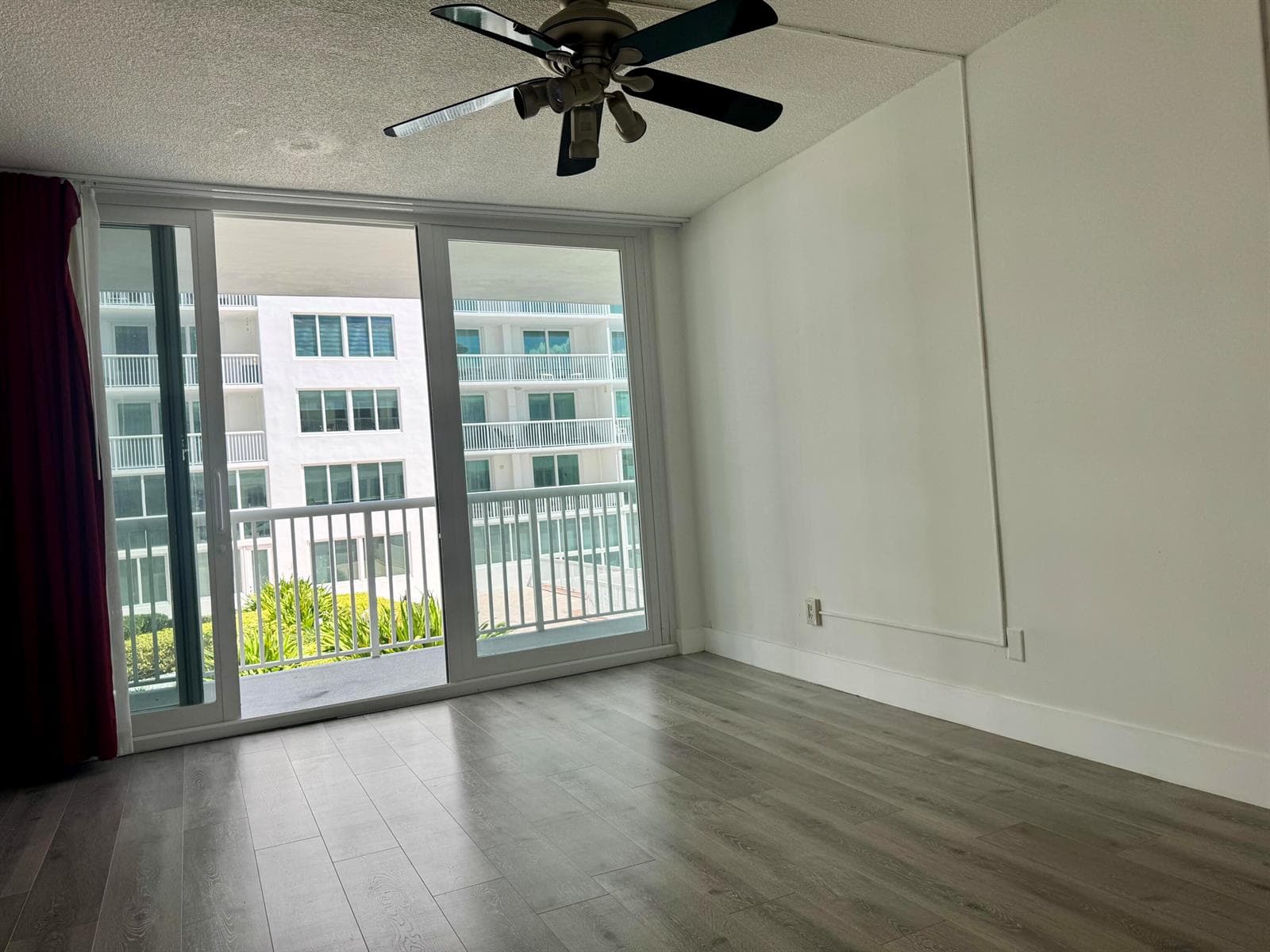 5401 Collins Avenue Apt 144, Miami Beach FL 33140 — 12
