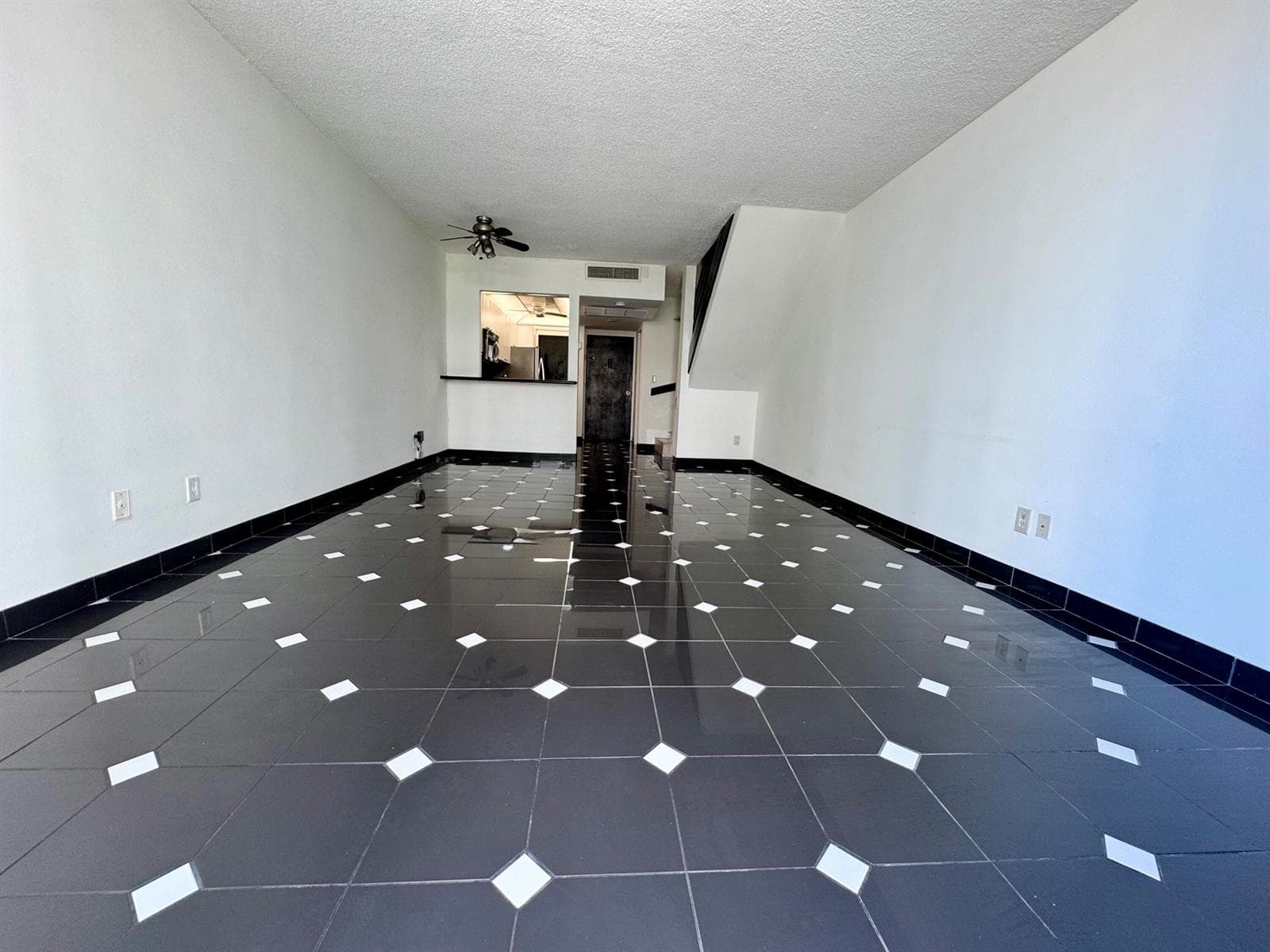 5401 Collins Avenue Apt 144, Miami Beach FL 33140 — 26