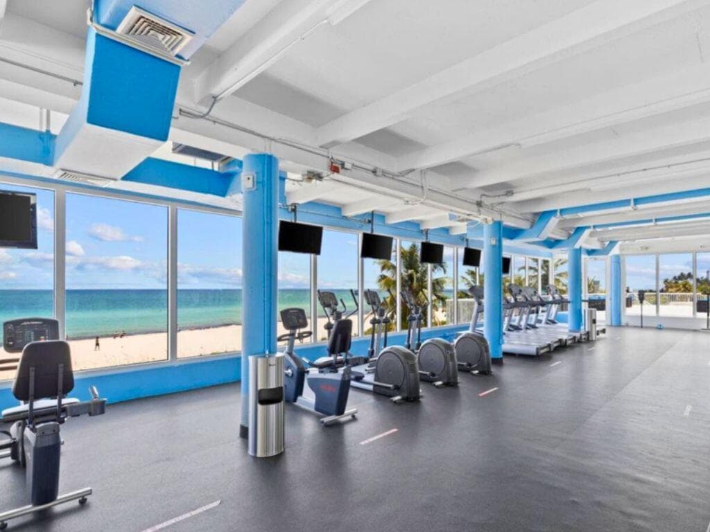 5401 Collins Avenue Apt 144, Miami Beach FL 33140 — 5