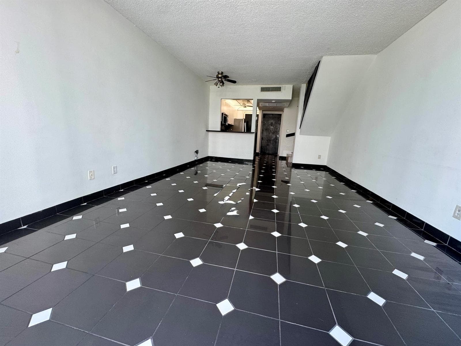 5401 Collins Avenue Apt 144, Miami Beach FL 33140 — 30