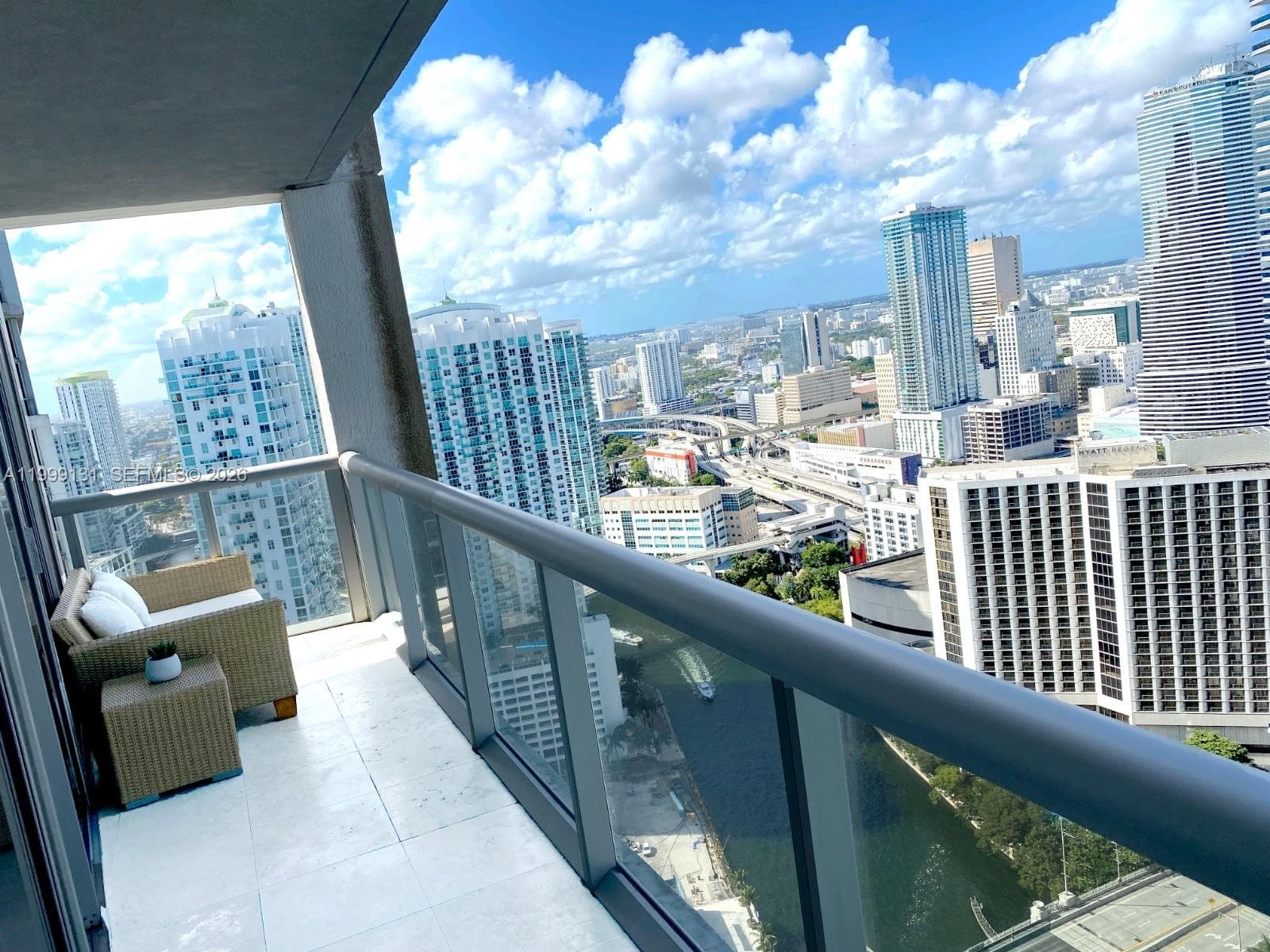 475 Brickell Ave # 3915, Miami FL 33131 — 17