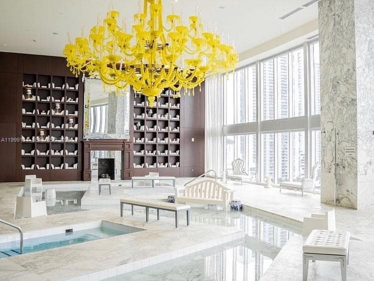 475 Brickell Ave # 3915, Miami FL 33131 — 19