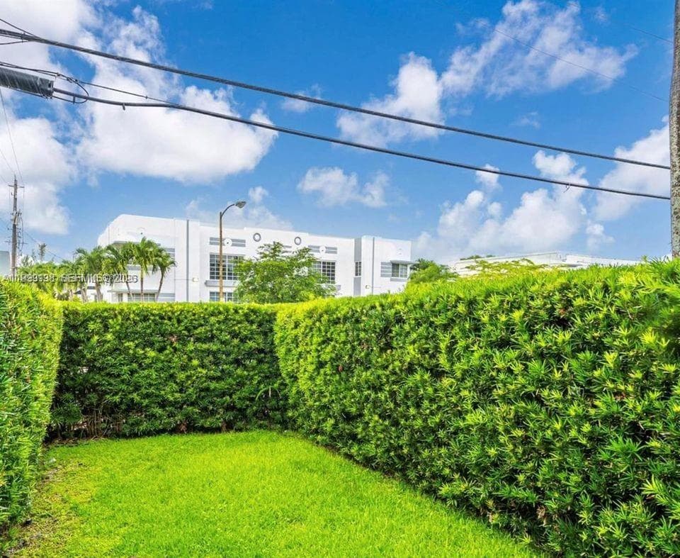 3915 N Meridian Ave # 101, Miami Beach FL 33140 — 12