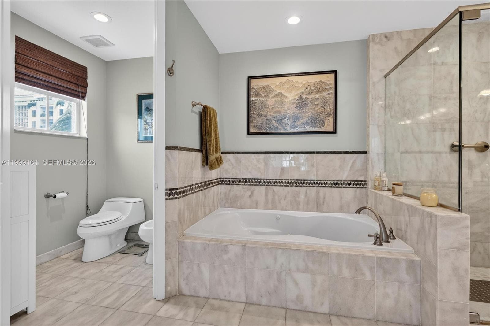 650 Valencia Ave # 302, Coral Gables FL 33134 — 53