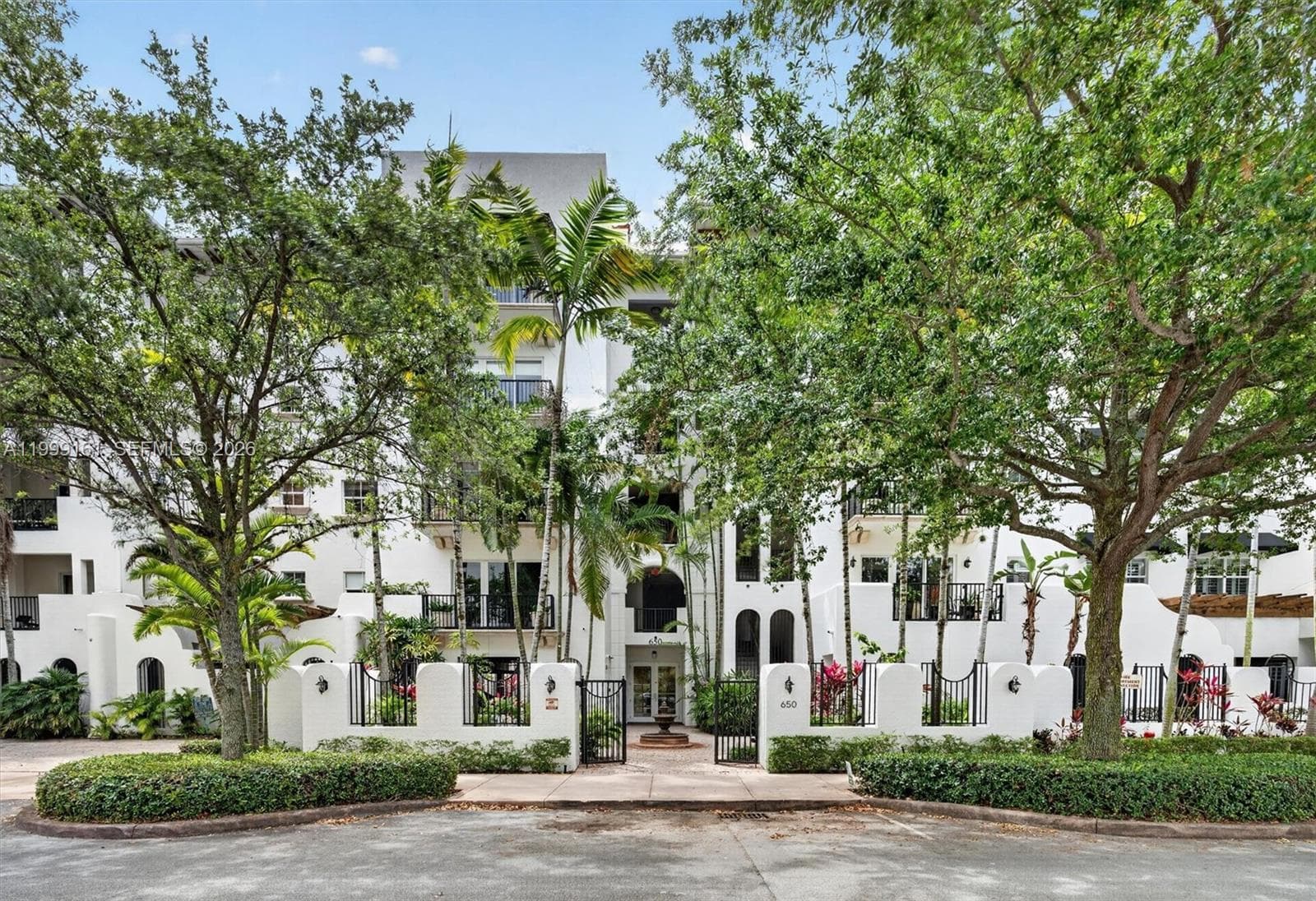 650 Valencia Ave # 302, Coral Gables FL 33134 — 3