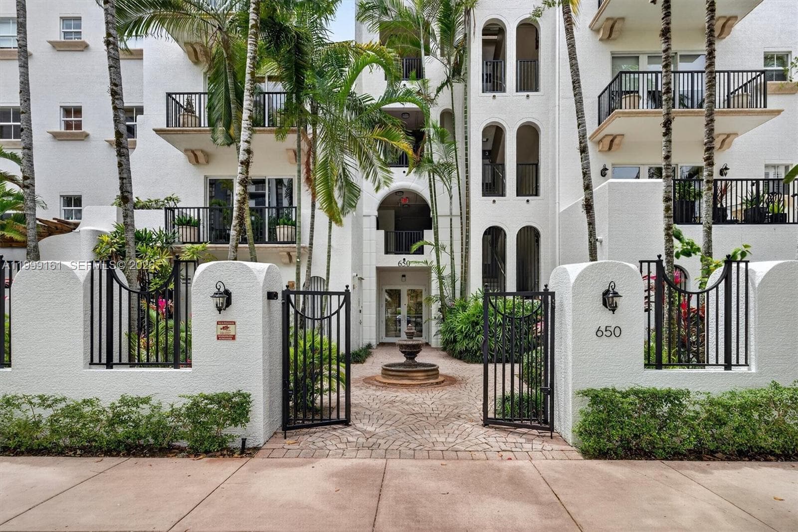 650 Valencia Ave # 302, Coral Gables FL 33134 — 68