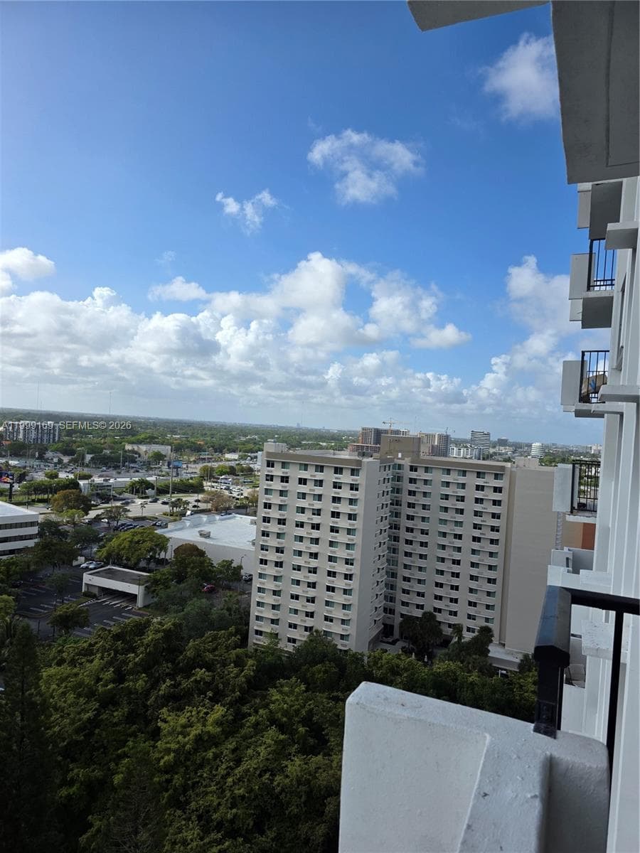 2780 NE 183rd St # 1802, Aventura FL 33160 — 48