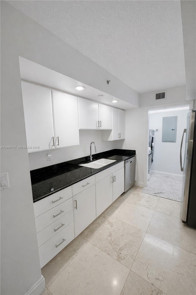 6917 Collins Ave # 1611, Miami Beach FL 33141 — 11