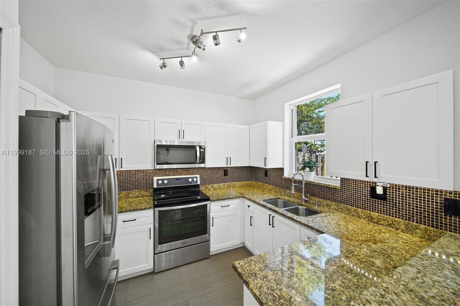 11613 NW 78th St # 11613, Doral FL 33178 — 28