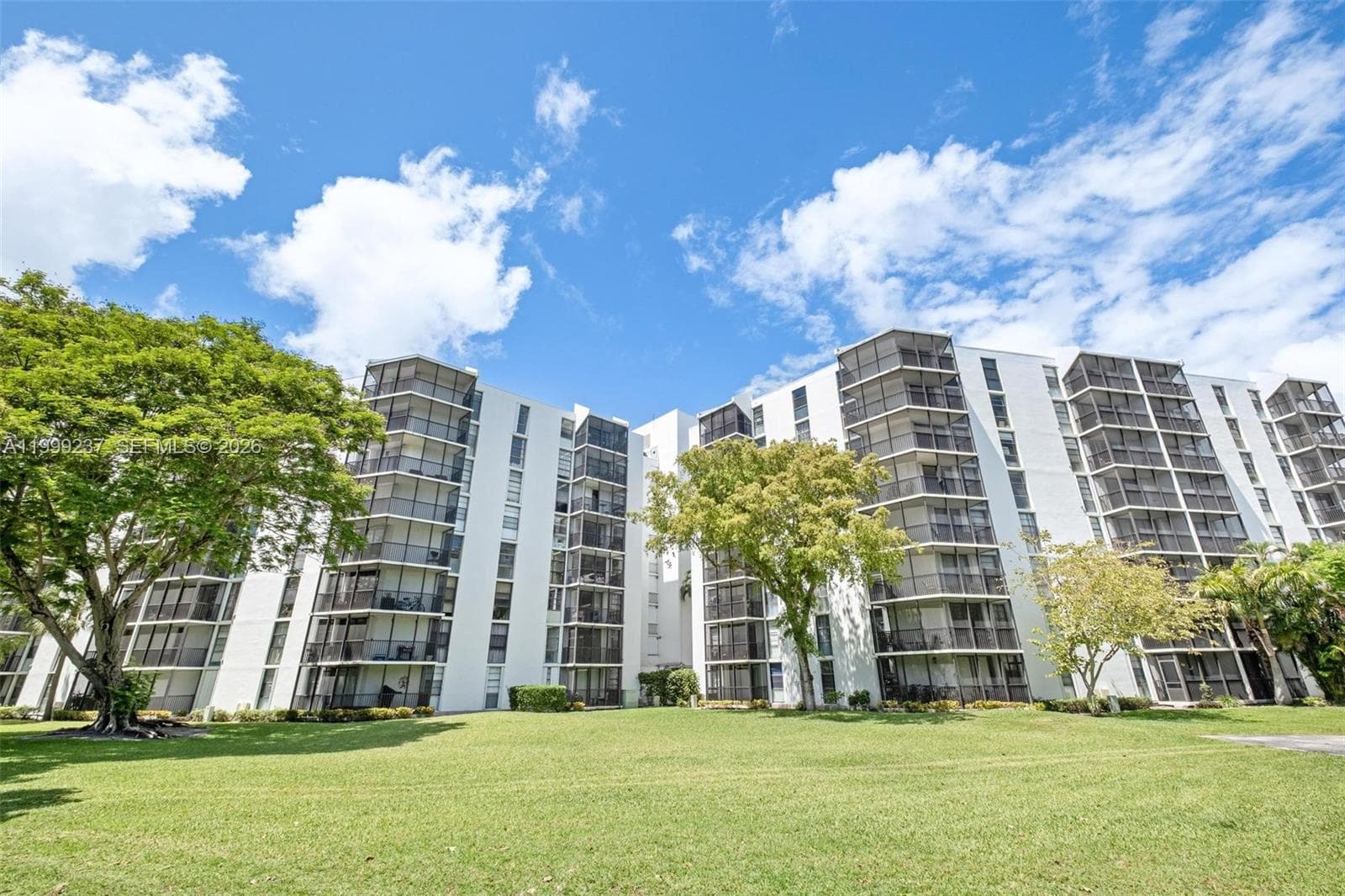 3475 N Country Club Dr # 619, Aventura FL 33180 — 30