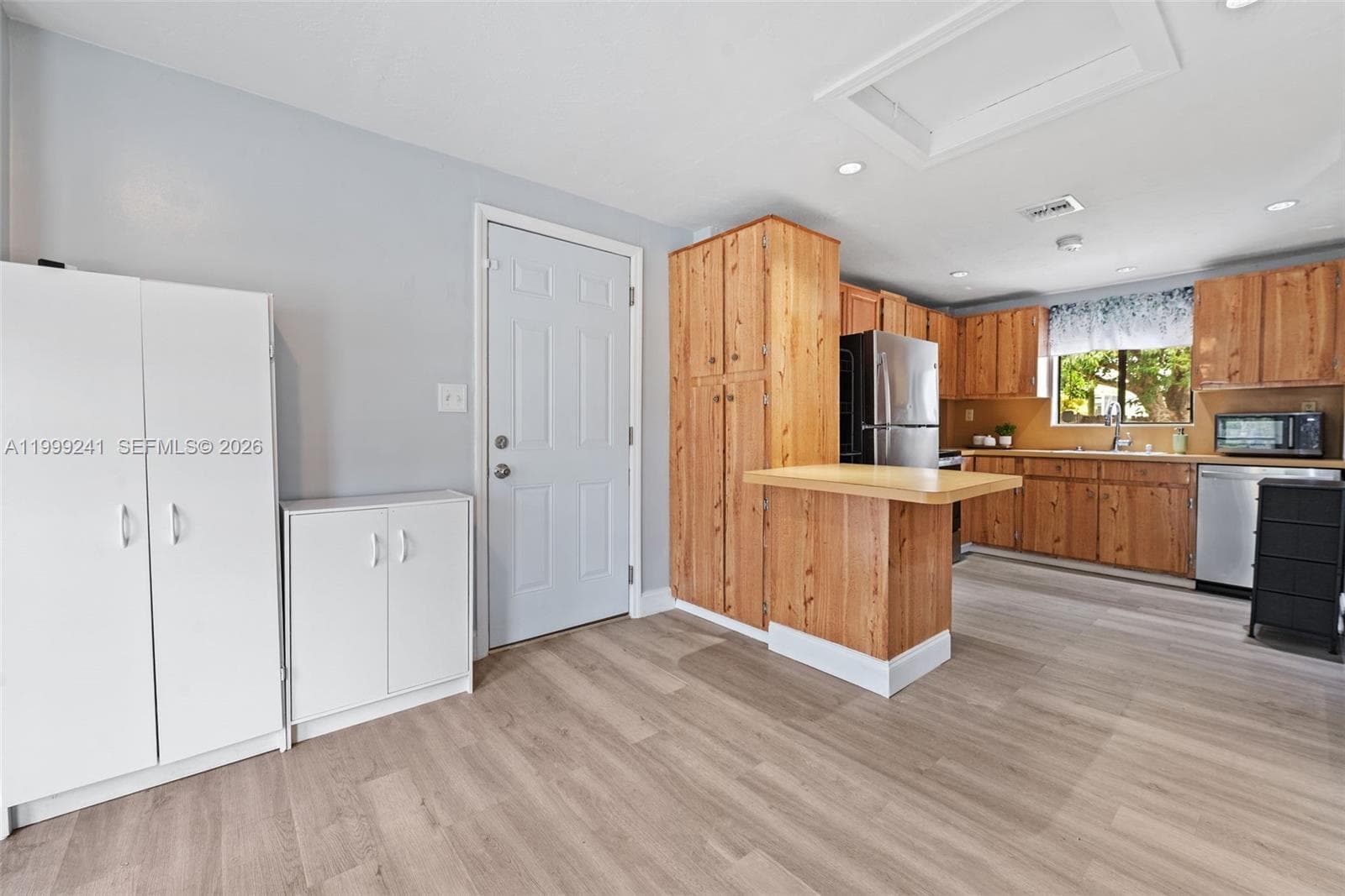 1395 NE 177th St, North Miami Beach FL 33162 — 11