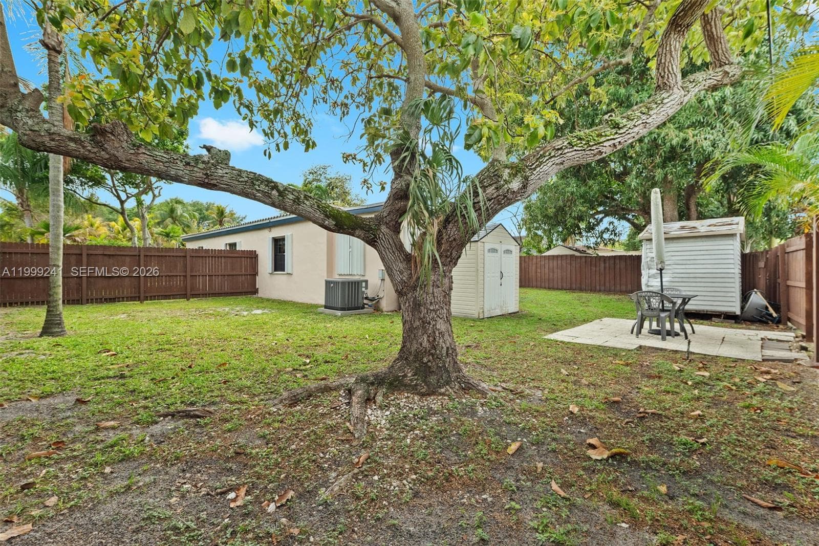 1395 NE 177th St, North Miami Beach FL 33162 — 25