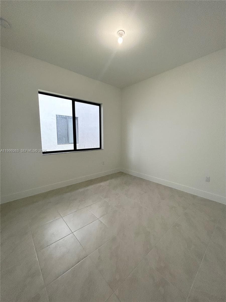 8037 NW 46th Ter, Doral FL 33166 — 17