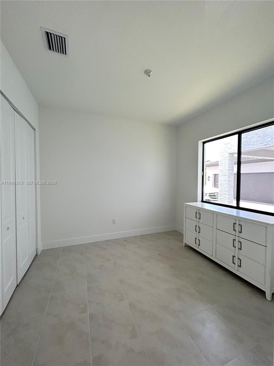 8037 NW 46th Ter, Doral FL 33166 — 16