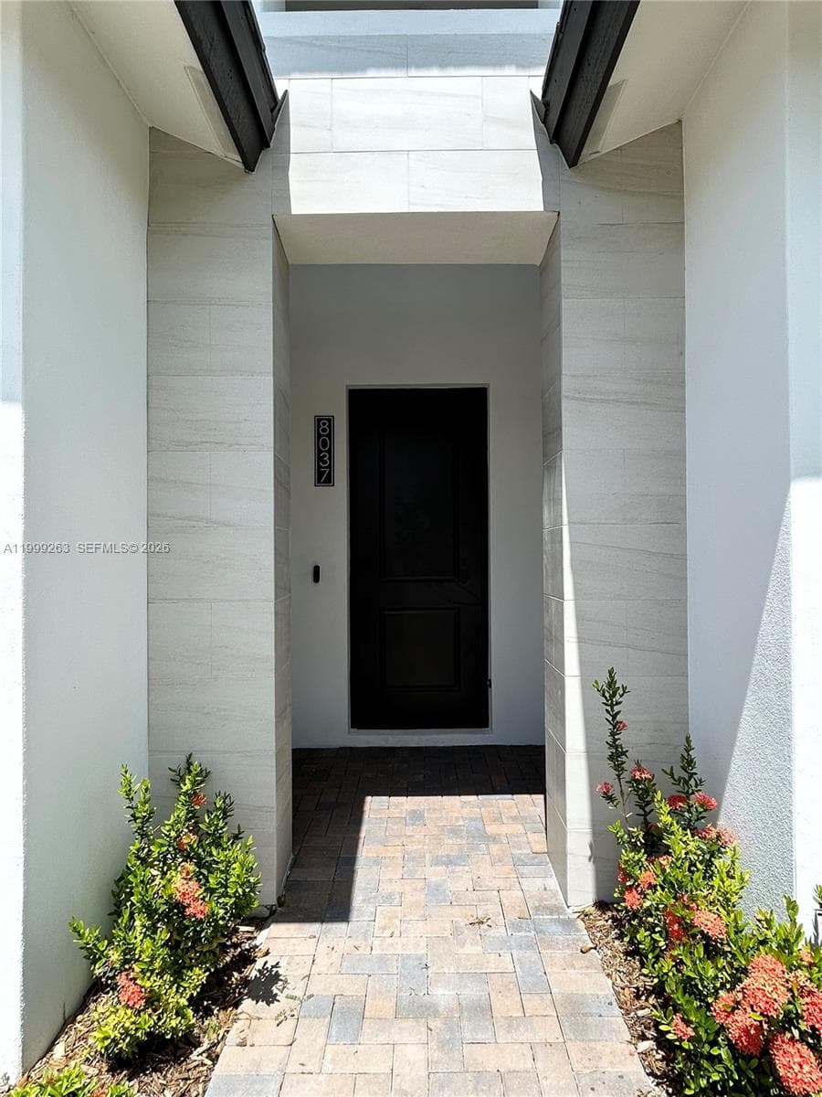 8037 NW 46th Ter, Doral FL 33166 — 26