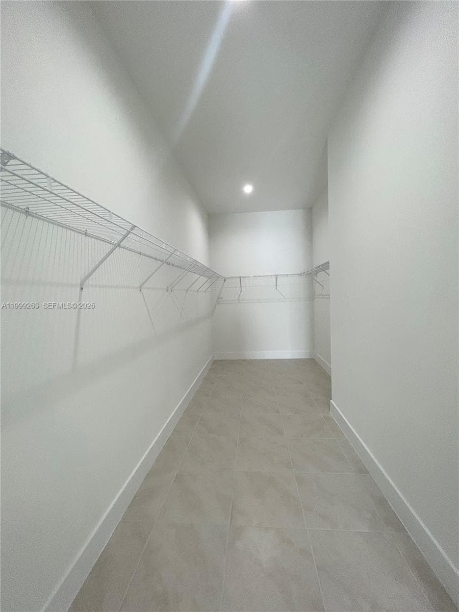 8037 NW 46th Ter, Doral FL 33166 — 11