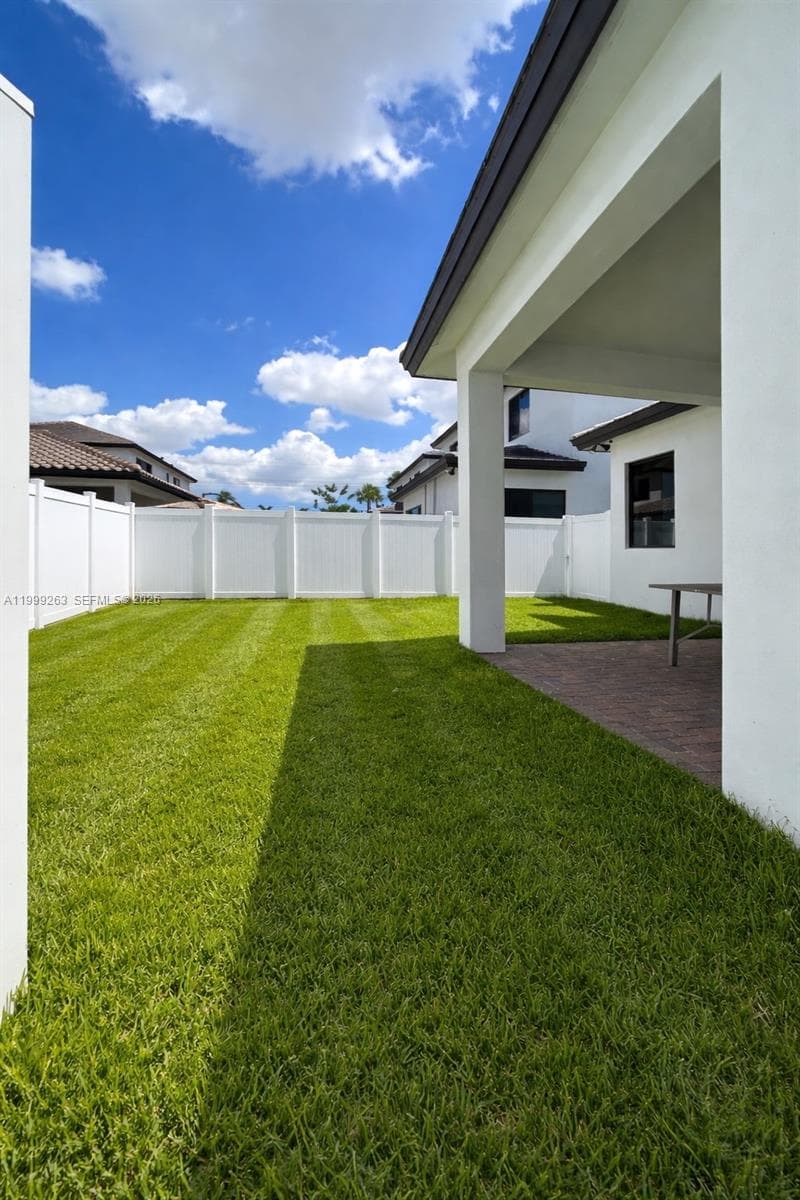 8037 NW 46th Ter, Doral FL 33166 — 29