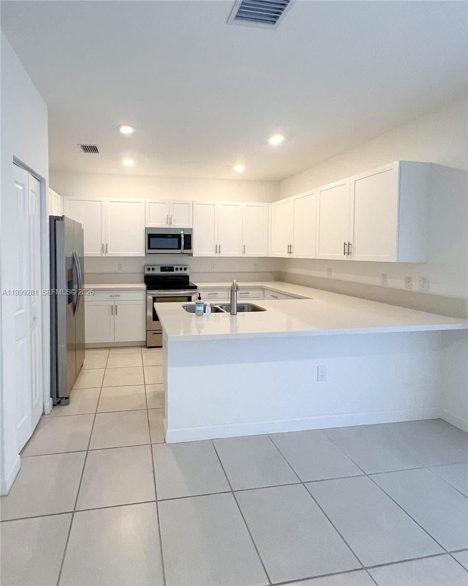 20800 NE 5th Ct, Miami FL 33179 — 5
