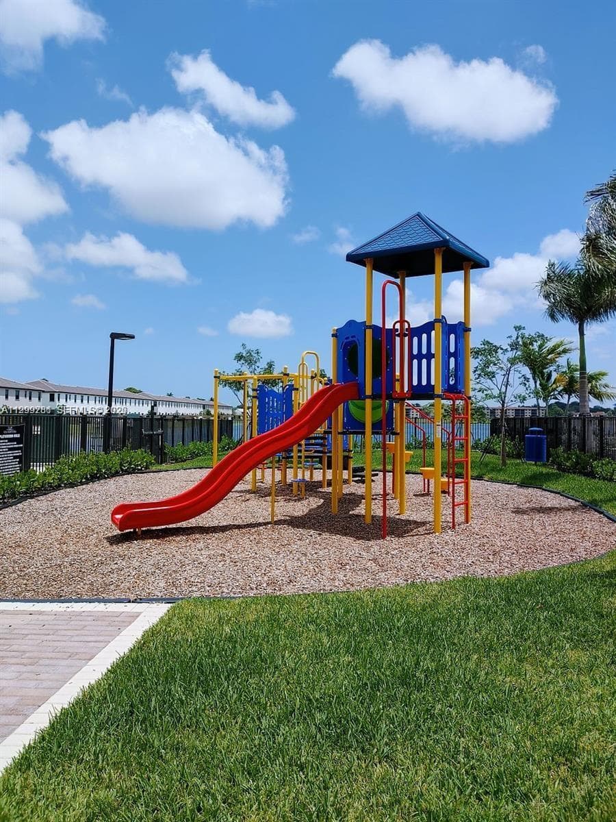 20800 NE 5th Ct, Miami FL 33179 — 25