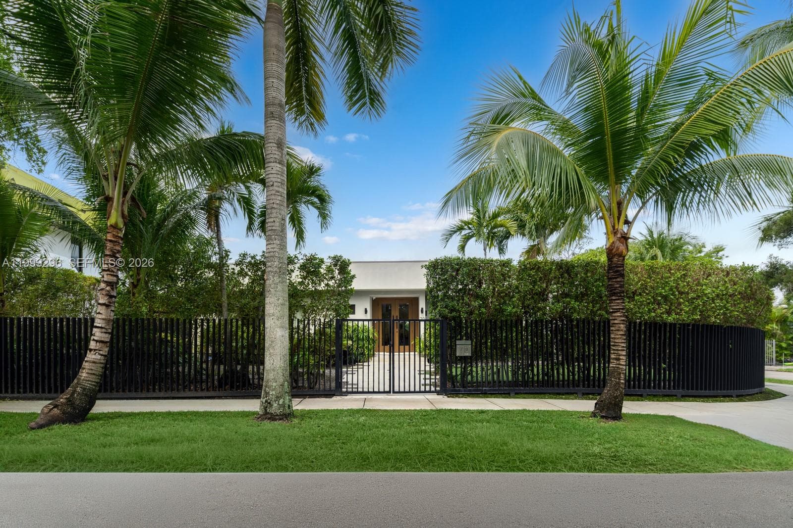 70 Samana Dr, Miami FL 33133 — 24