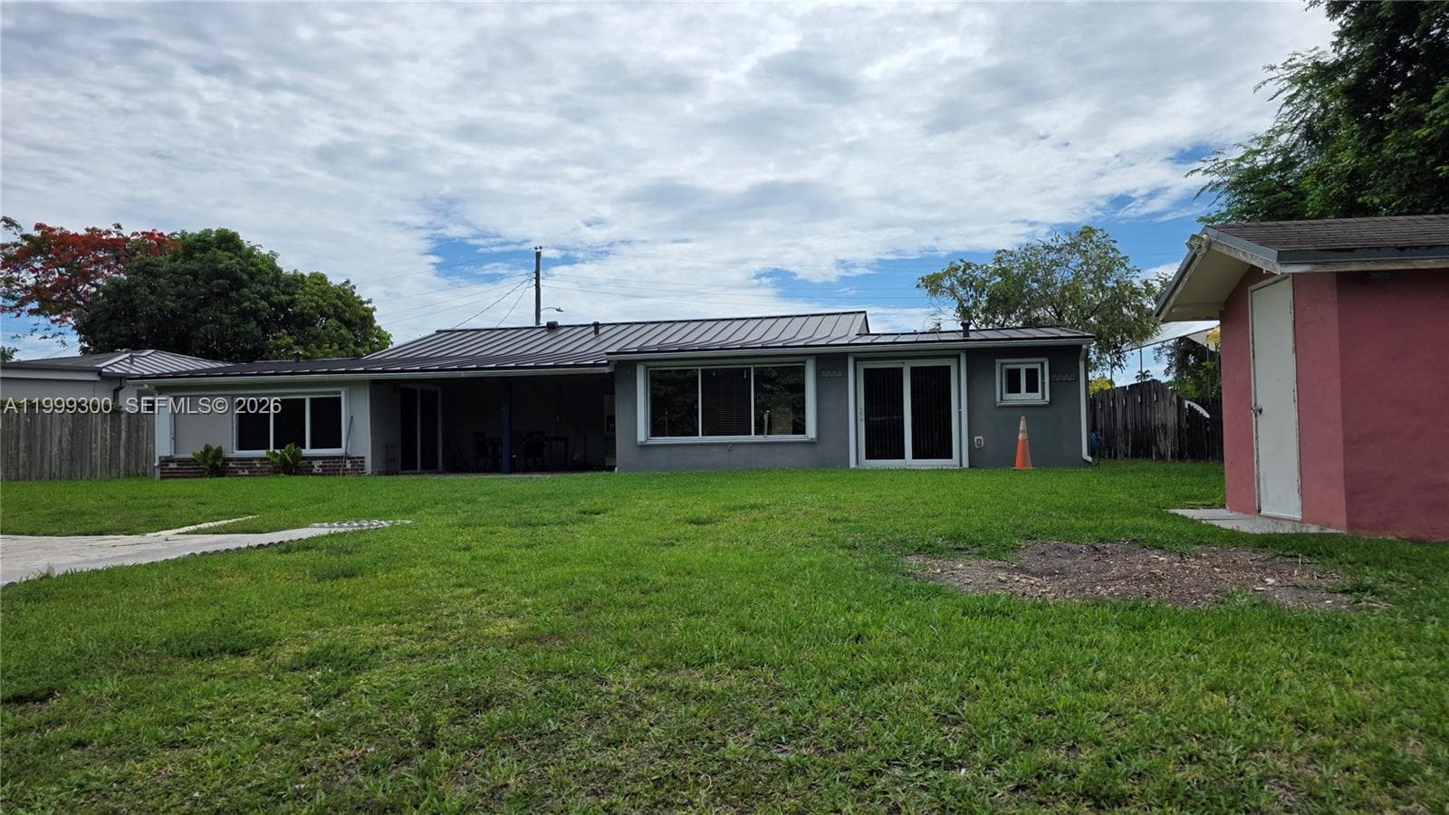3325 S Lake Dr, Miami FL 33155 — 23