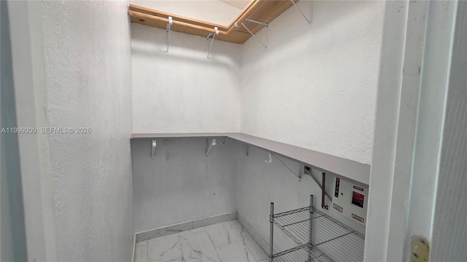 3325 S Lake Dr, Miami FL 33155 — 7