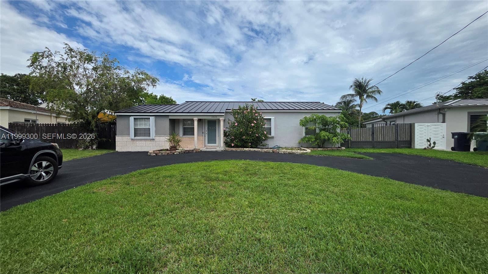 3325 S Lake Dr, Miami FL 33155 — 1