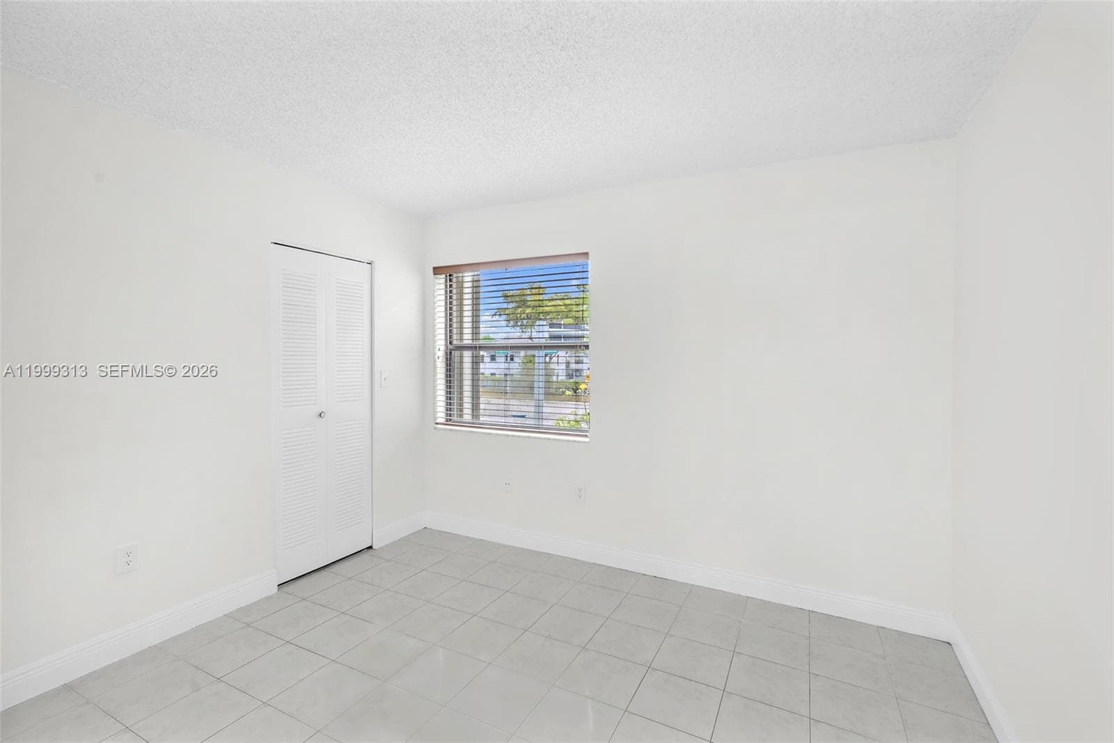 685 W Park Dr # 11, Miami FL 33172 — 23