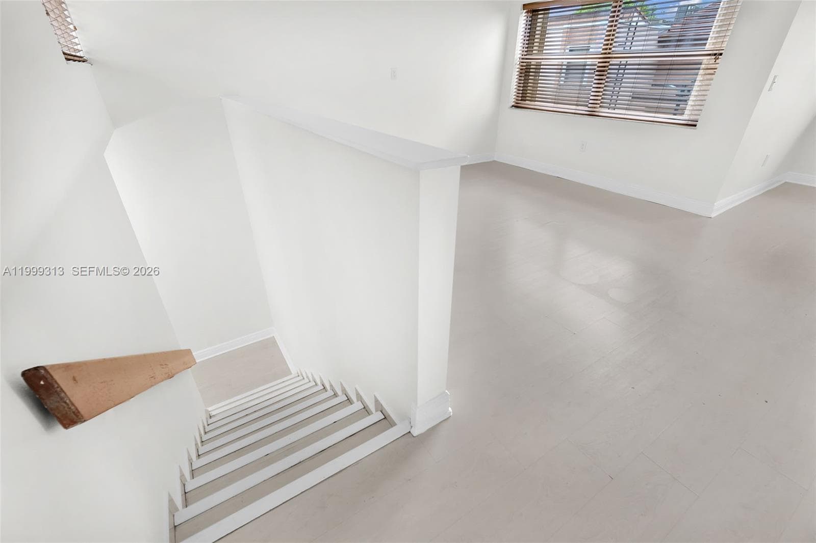 685 W Park Dr # 11, Miami FL 33172 — 16