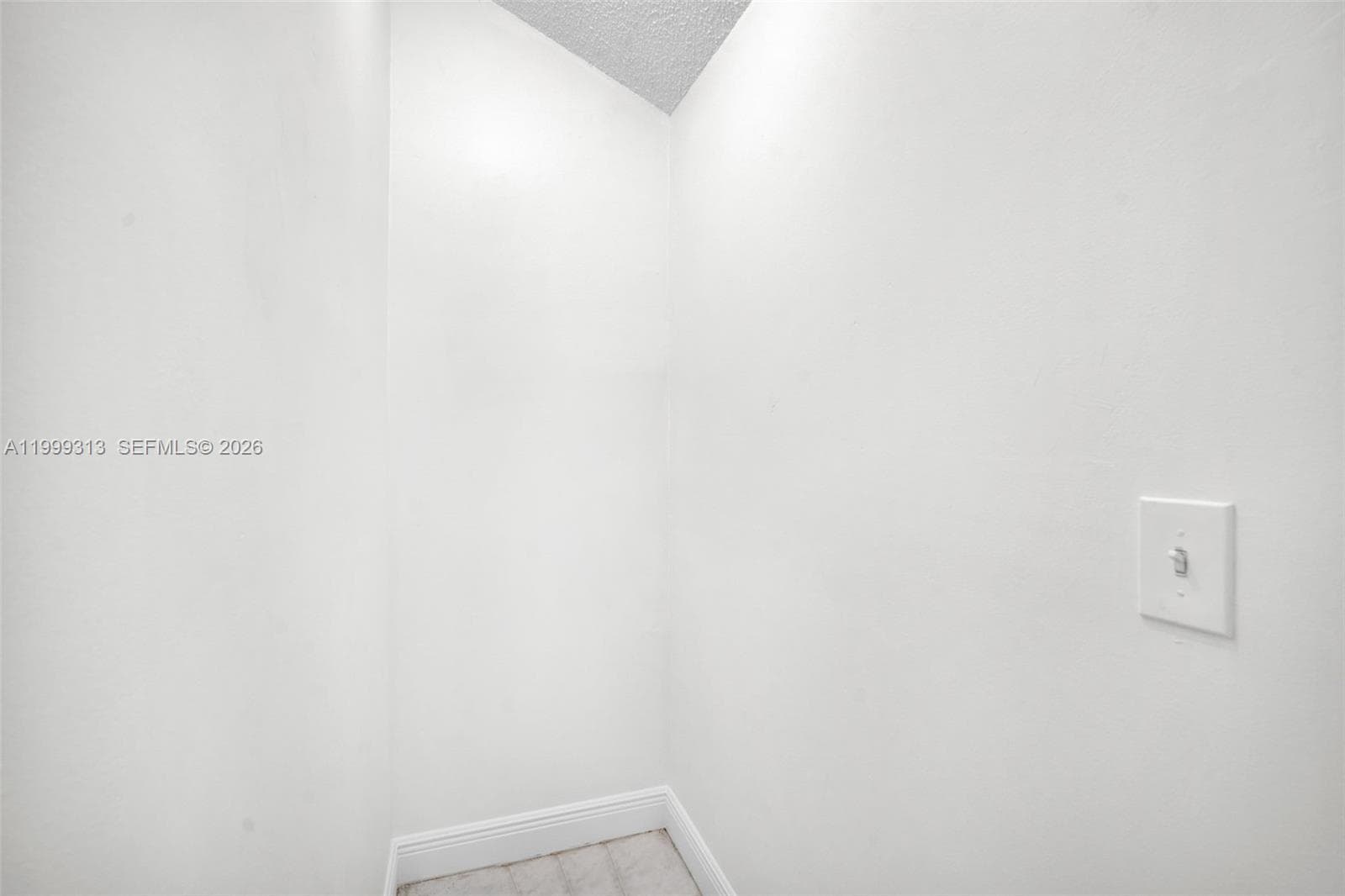 685 W Park Dr # 11, Miami FL 33172 — 30